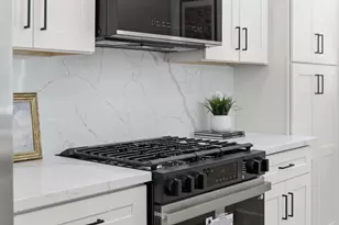 577 Green Manor Ct, Palo Alto, CA 94301 - Photo 16