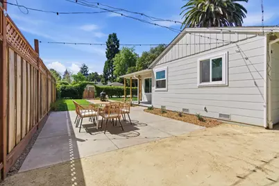 577 Green Manor Ct, Palo Alto, CA 94301 - Photo 22