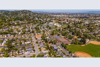 967 Orange Ave, San Carlos, CA 94070 - Photo 20