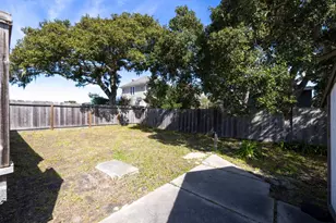 662 Oak St, Monterey, CA 93940 - Photo 26
