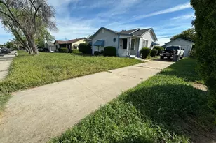 2042 E Mayfair, Fresno, CA 93703 - Photo 8