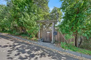 2315 Monserat Ave, Belmont, CA 94002 - Photo 4