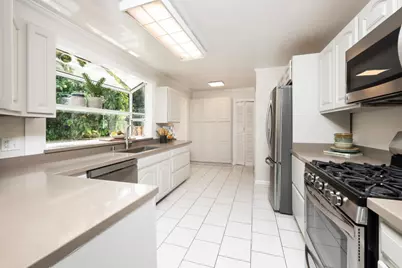 910 Folkstone Ave, San Mateo, CA 94402 - Photo 8