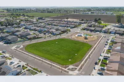 1753 Mills, Los Banos, CA 93635 - Photo 40