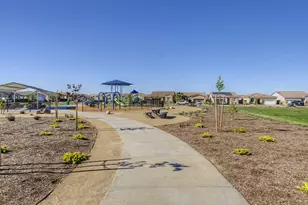 1753 Mills, Los Banos, CA 93635 - Photo 38