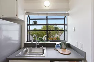 72 Cape Hatteras Ct, Redwood City, CA 94065 - Photo 4