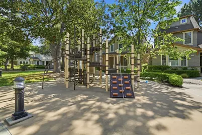 210 Morgan Ln, Menlo Park, CA 94025 - Photo 30