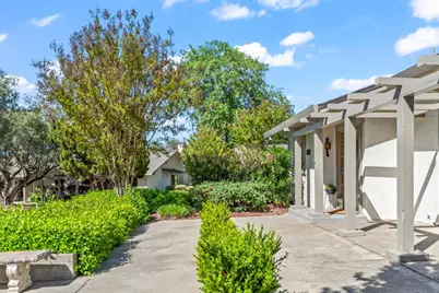 5563 Cribari Cir, San Jose, CA 95135 - Photo 4