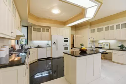 2060 Bunker Hill Dr, San Mateo, CA 94402 - Photo 12