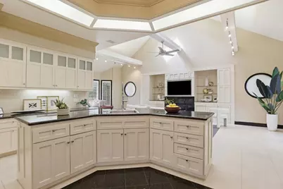 2060 Bunker Hill Dr, San Mateo, CA 94402 - Photo 14