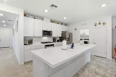 805 Klamath Way, Hollister, CA 95023 - Photo 8