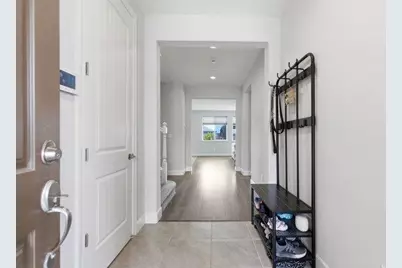 1096 Wildrose Dr, Hollister, CA 95023 - Photo 8