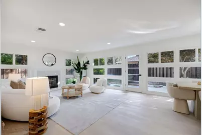 121 Lois Ln, Palo Alto, CA 94303 - Photo 8