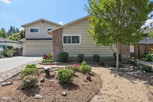 898 Hummingbird Dr, San Jose, CA 95125 - Photo 2