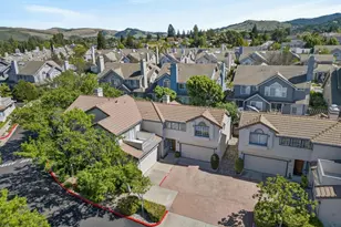 1074 Almaden Village Ln, San Jose, CA 95120 - Photo 4