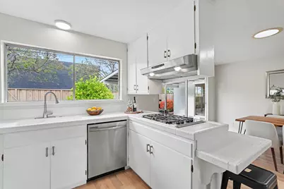 20025 Cedar Tree Ln, Cupertino, CA 95014 - Photo 16