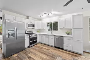 1300 Meadow Ct, Morgan Hill, CA 95037 - Photo 14