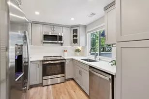 2890 Buena Crest Ct, San Jose, CA 95121 - Photo 10