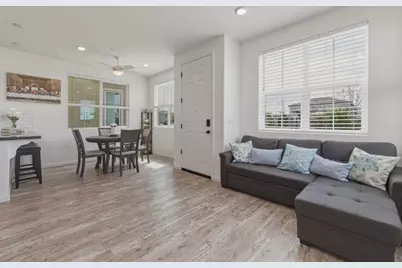1180 Julia Cir, Hollister, CA 95023 - Photo 2