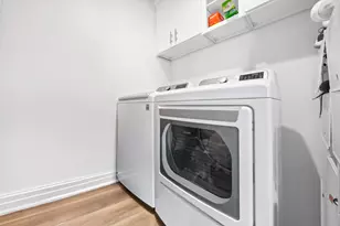 1055 S Serrano Ave 305, Los Angeles, CA 90006 - Photo 20