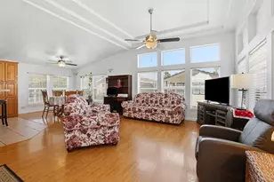 500 W 10th St 119, Gilroy, CA 95020 - Photo 2