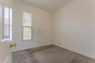 1030 Locust St, San Jose, CA 95110 - Photo 8