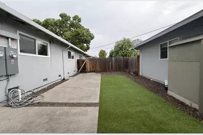 1090 White Dr, Santa Clara, CA 95051 - Photo 18