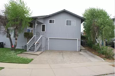 18761 Eisenhower St, Salinas, CA 93906 - Photo 2