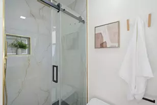 10910 Glen Artney St, Oakland, CA 94605 - Photo 38