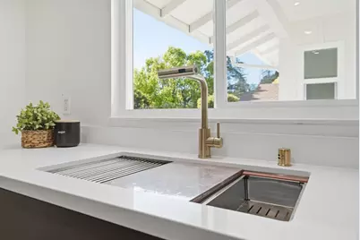 10910 Glen Artney St, Oakland, CA 94605 - Photo 32