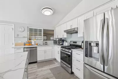 1370 Cathay Dr, San Jose, CA 95122 - Photo 12
