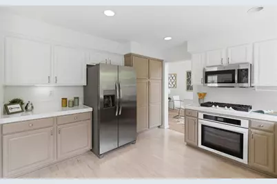 301 Saint Martin Dr, Redwood City, CA 94065 - Photo 10