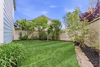 301 Saint Martin Dr, Redwood City, CA 94065 - Photo 32