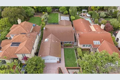 390 Hobart Ave, San Mateo, CA 94402 - Photo 2