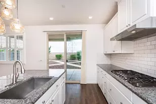 9269 Red Thistle Ct, Sacramento, CA 95829 - Photo 14