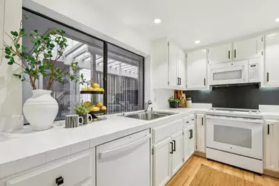 18 Tollridge Ct, San Mateo, CA 94402 - Photo 16