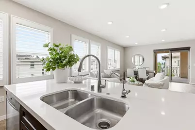 1053 Dewberry Pl 304, San Jose, CA 95131 - Photo 10