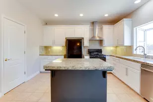 1890 Calistoga Dr, Hollister, CA 95023 - Photo 10