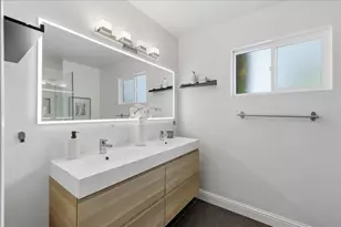 1547 Crespi Dr, San Jose, CA 95129 - Photo 20