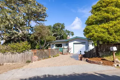 922 Maple St, Pacific Grove, CA 93950 - Photo 2