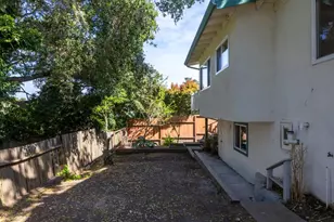 922 Maple St, Pacific Grove, CA 93950 - Photo 44