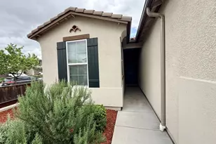 715 Alicante Dr, Hollister, CA 95023 - Photo 4