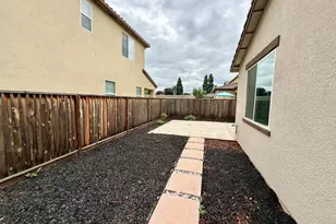 715 Alicante Dr, Hollister, CA 95023 - Photo 16