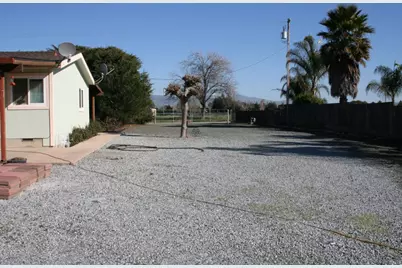 1738 H Santa Ana H, Hollister, CA 95023 - Photo 16