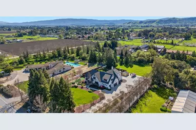 12575 Foothill Ave, San Martin, CA 95046 - Photo 6