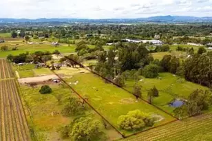 672 Irwin Ln, Santa Rosa, CA 95401 - Photo 2