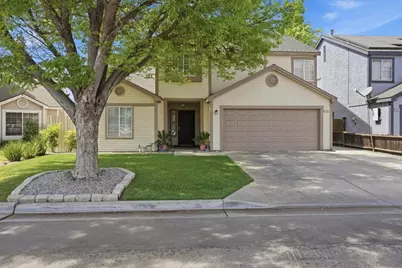 3227 Dewey, Fresno, CA 93722 - Photo 2