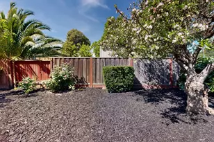 215 Wisteria Dr, East Palo Alto, CA 94303 - Photo 22