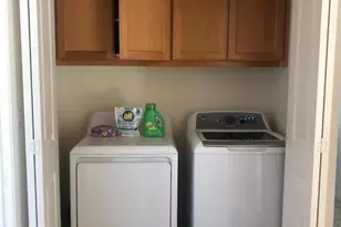 10864 Peerless Ct, Oakland, CA 94603 - Photo 24