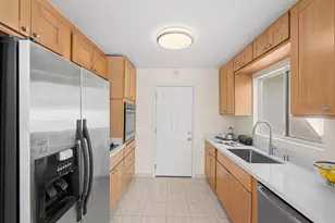 966 Chelan Dr, Sunnyvale, CA 94087 - Photo 10